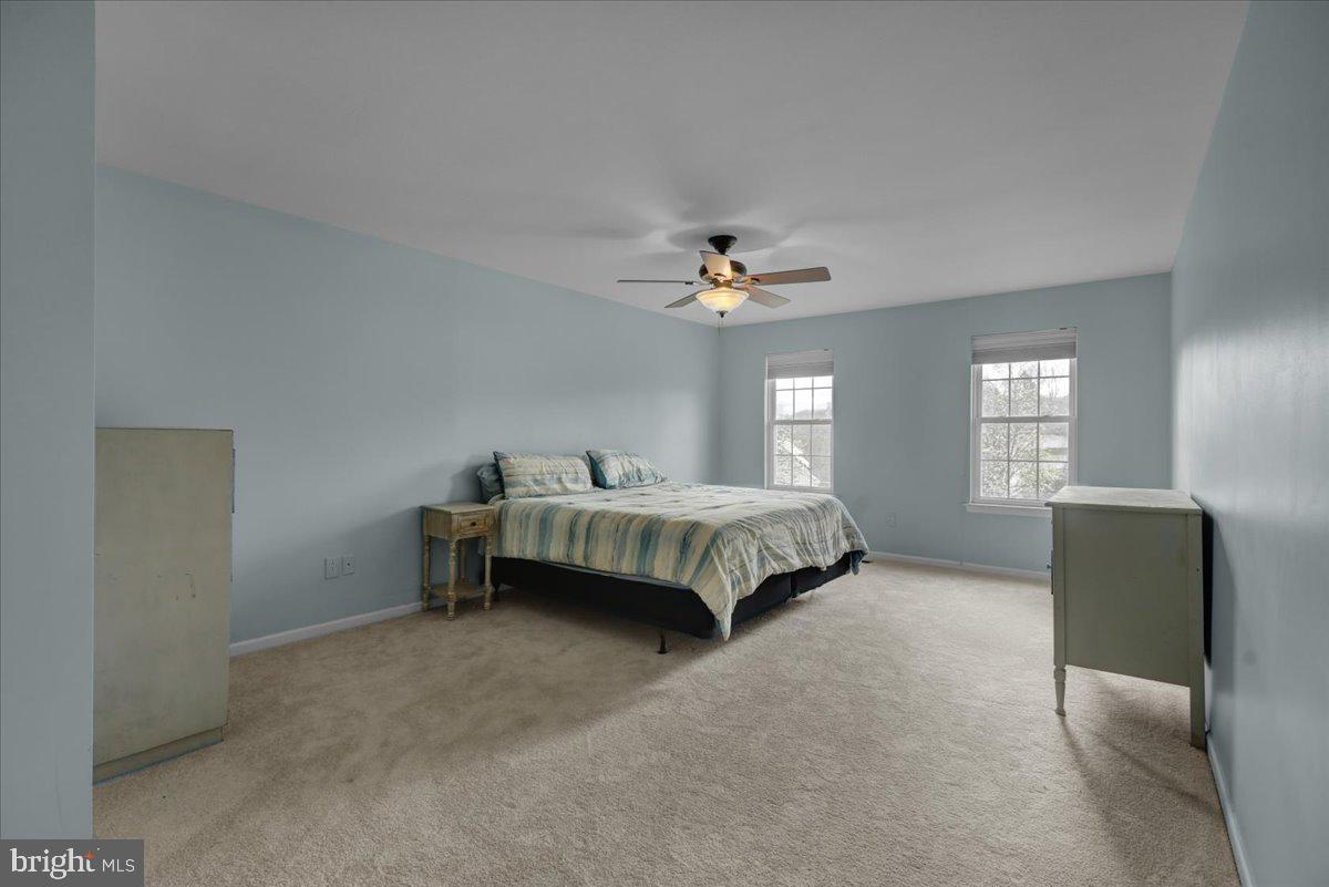 26 Bowes Ln