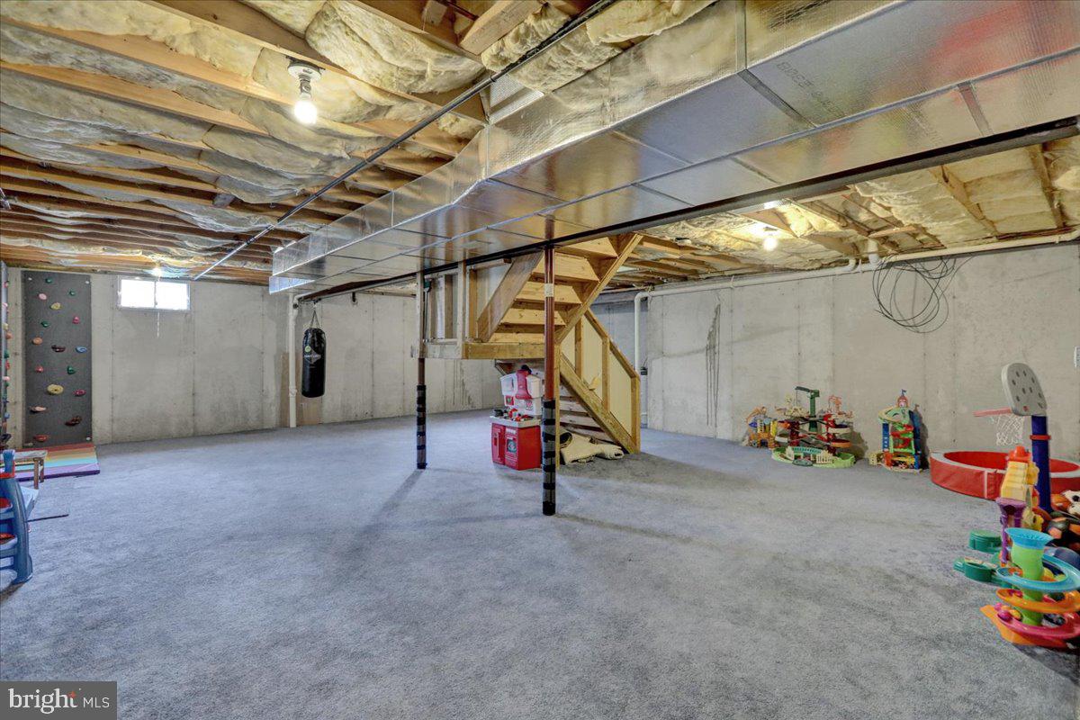26 Bowes Ln