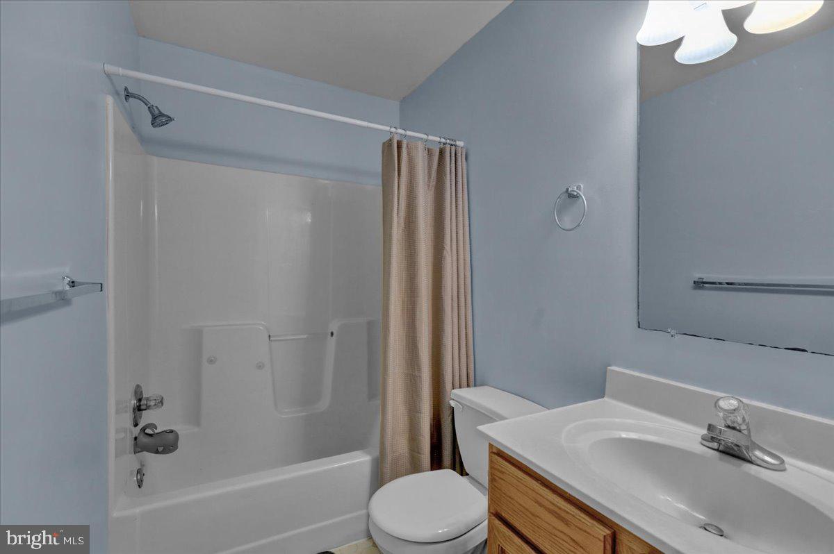 26 Bowes Ln