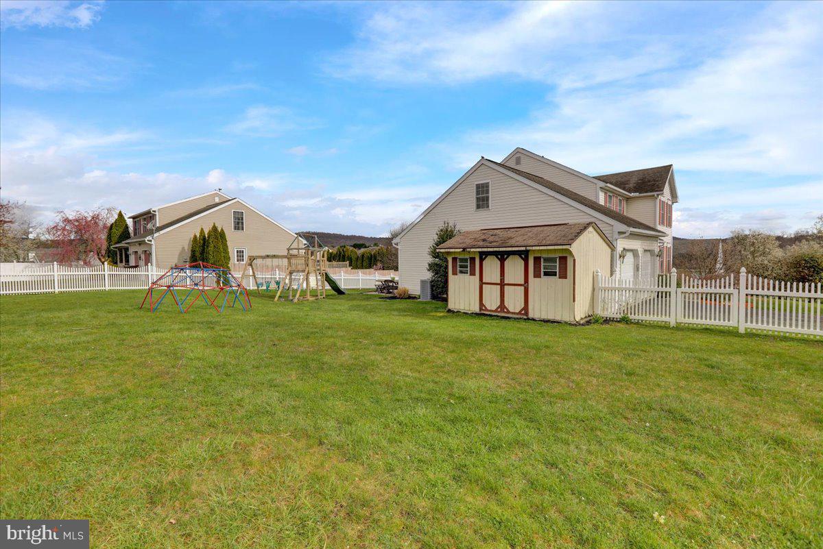 26 Bowes Ln