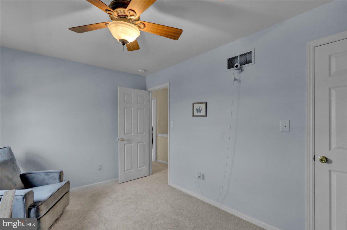 26 Bowes Ln