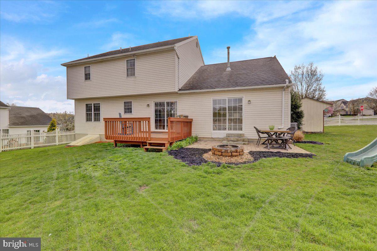 26 Bowes Ln