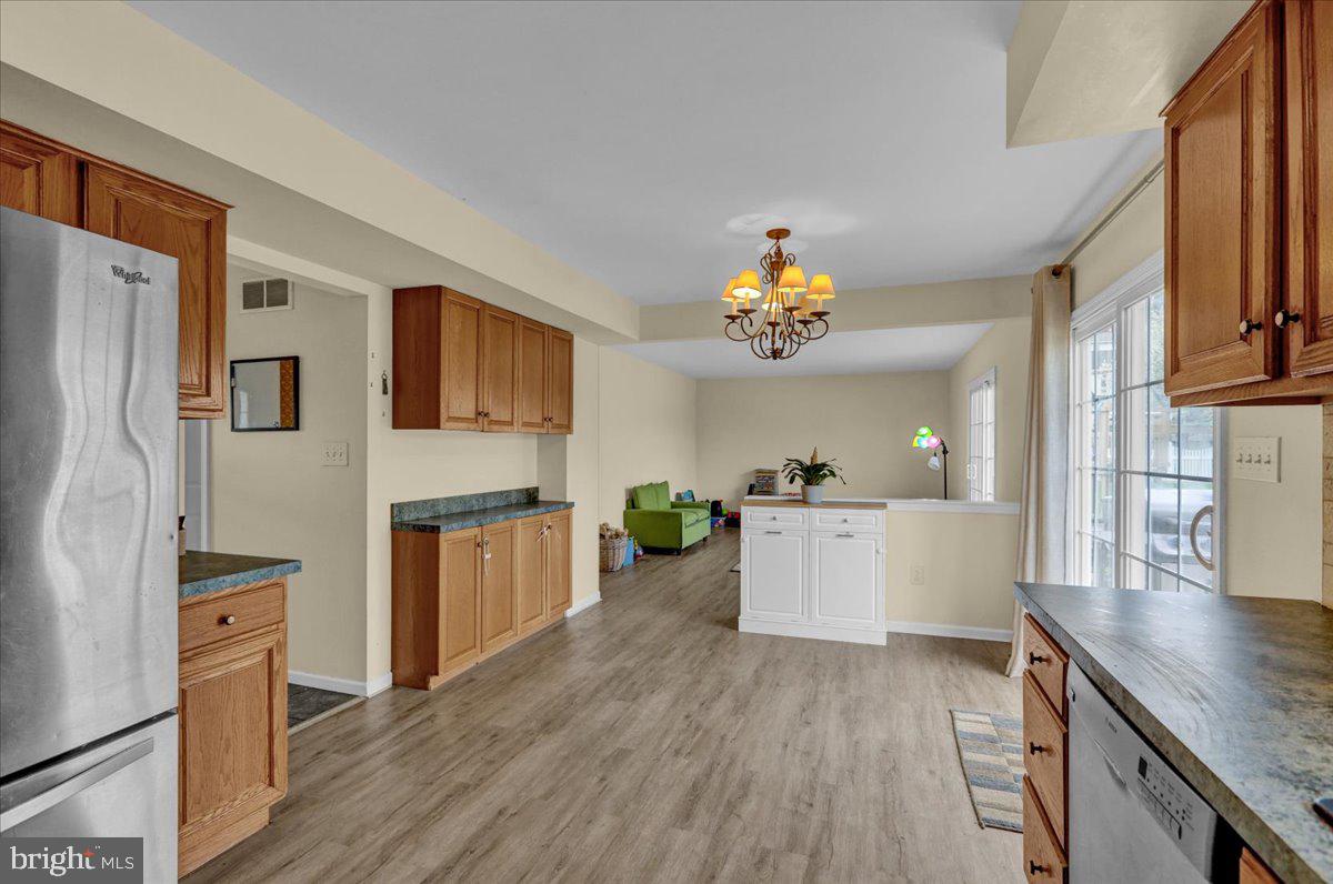 26 Bowes Ln