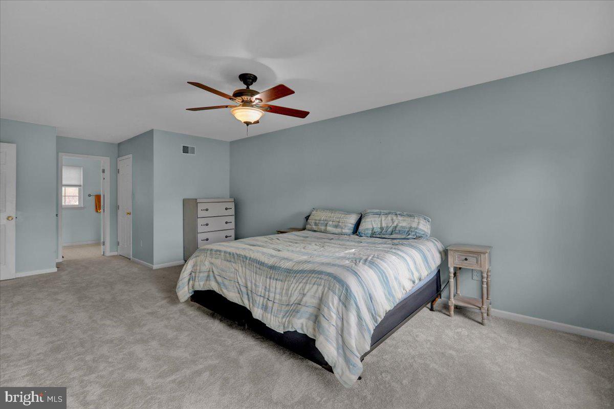 26 Bowes Ln