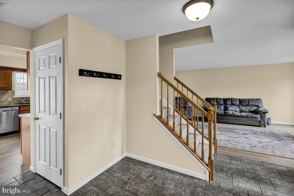 26 Bowes Ln
