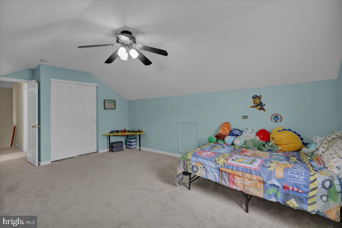 26 Bowes Ln