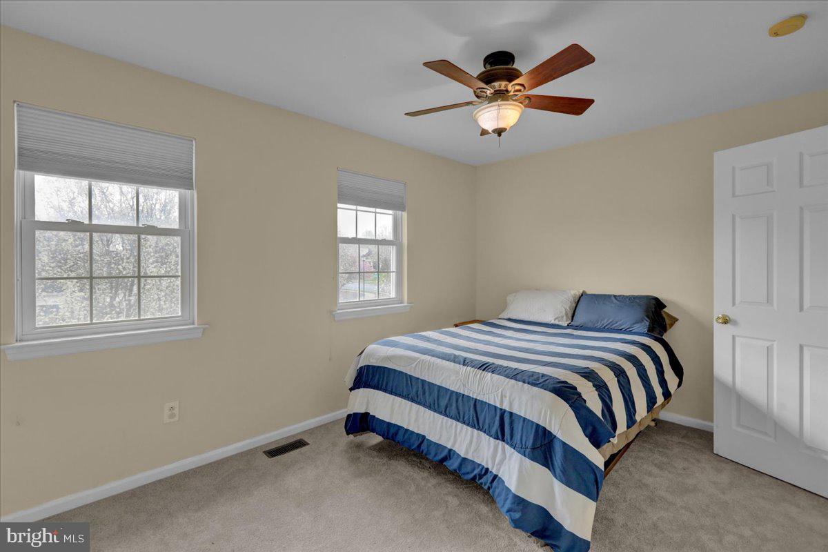 26 Bowes Ln
