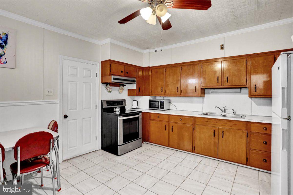 246 S 4th St