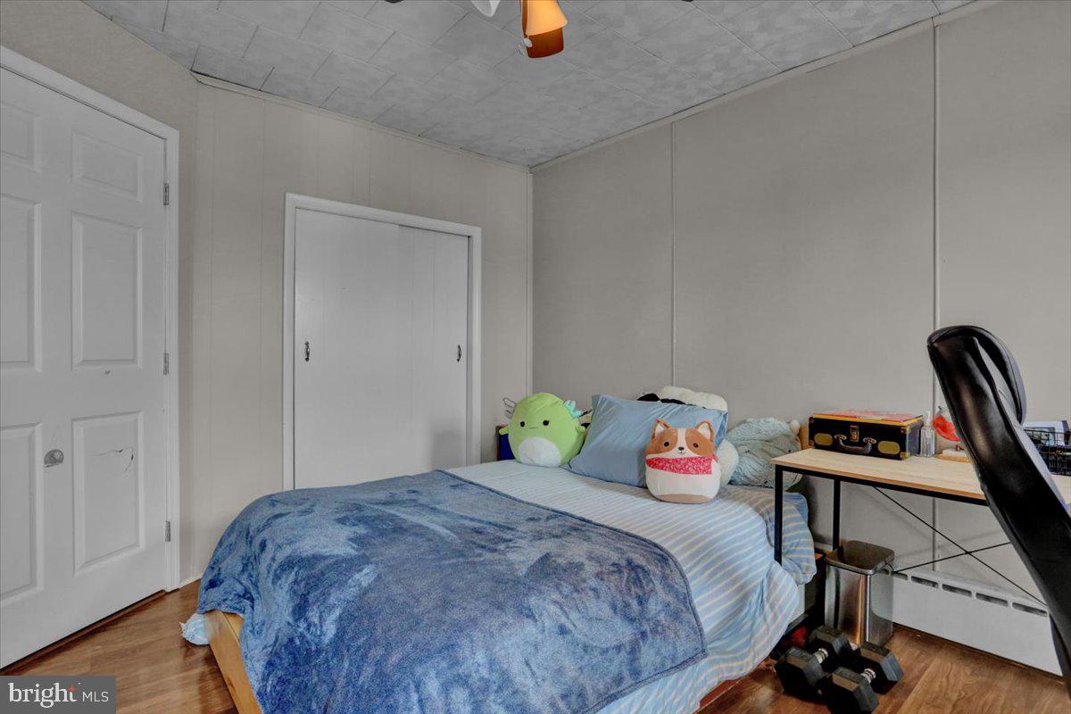 246 S 4th St
