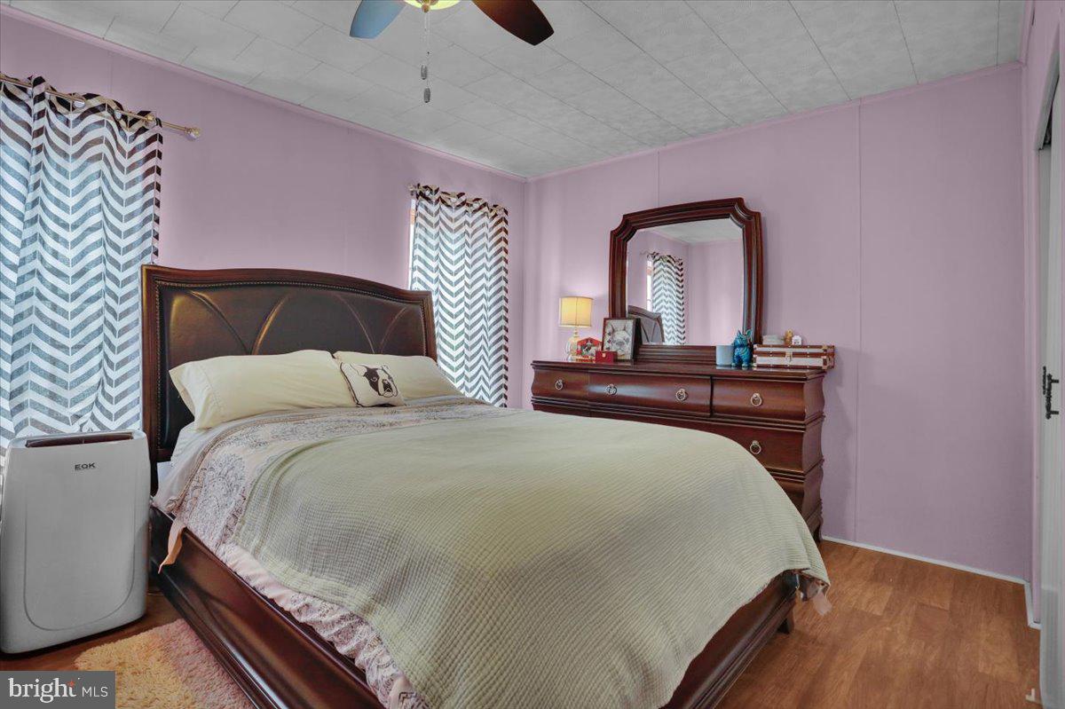 246 S 4th St