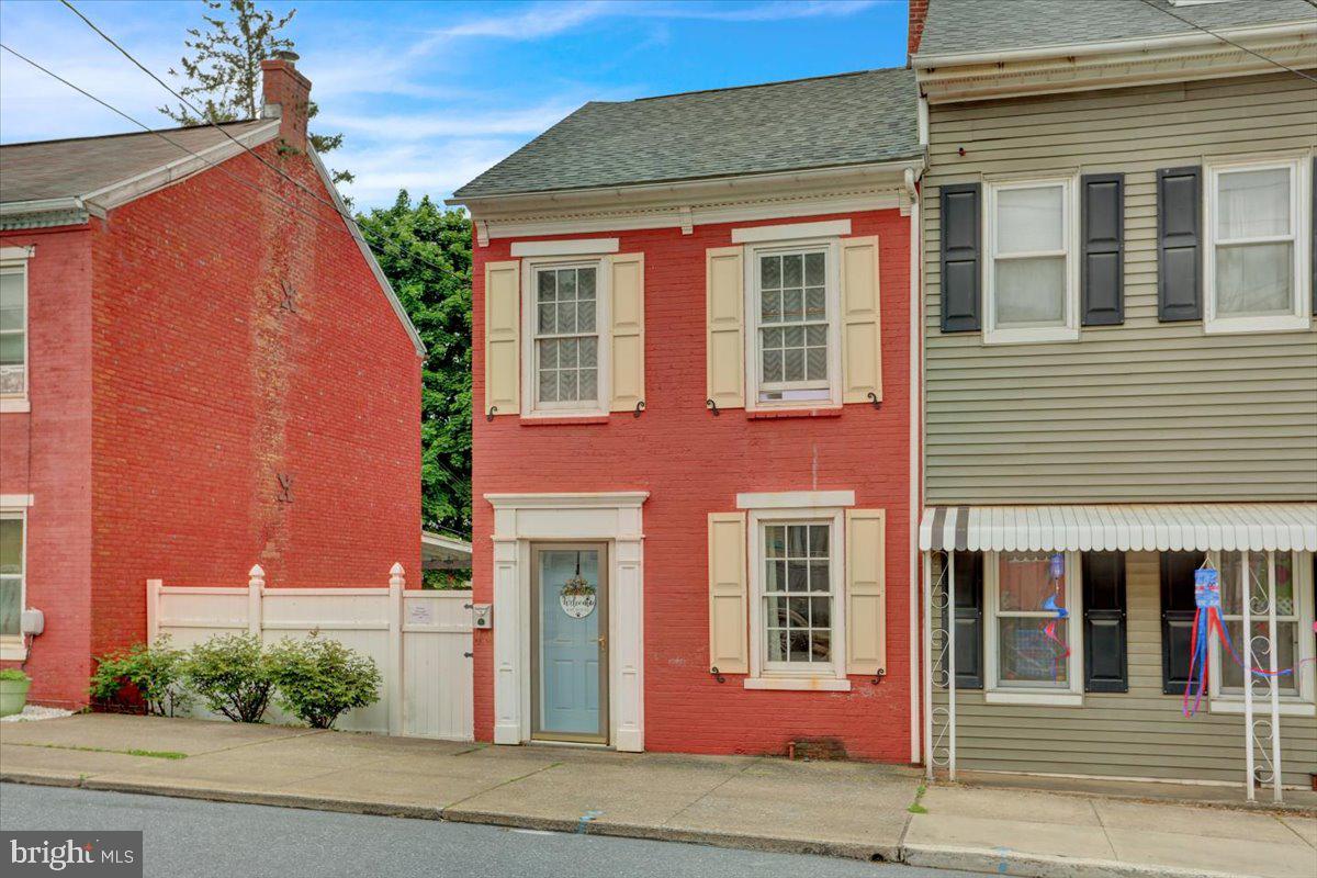 246 S 4th St