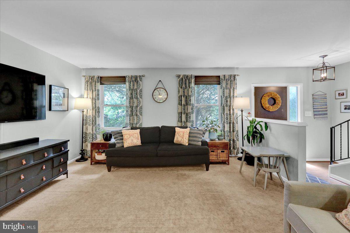 5 Lori Ct