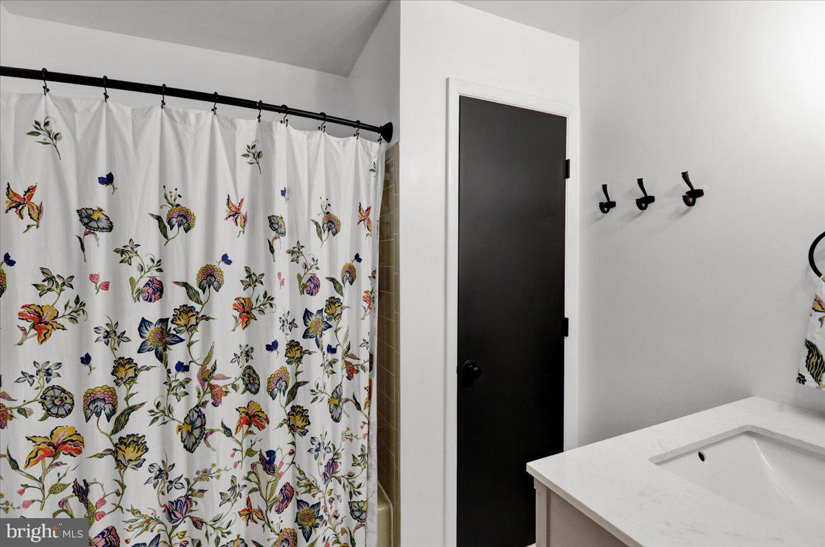 5 Lori Ct