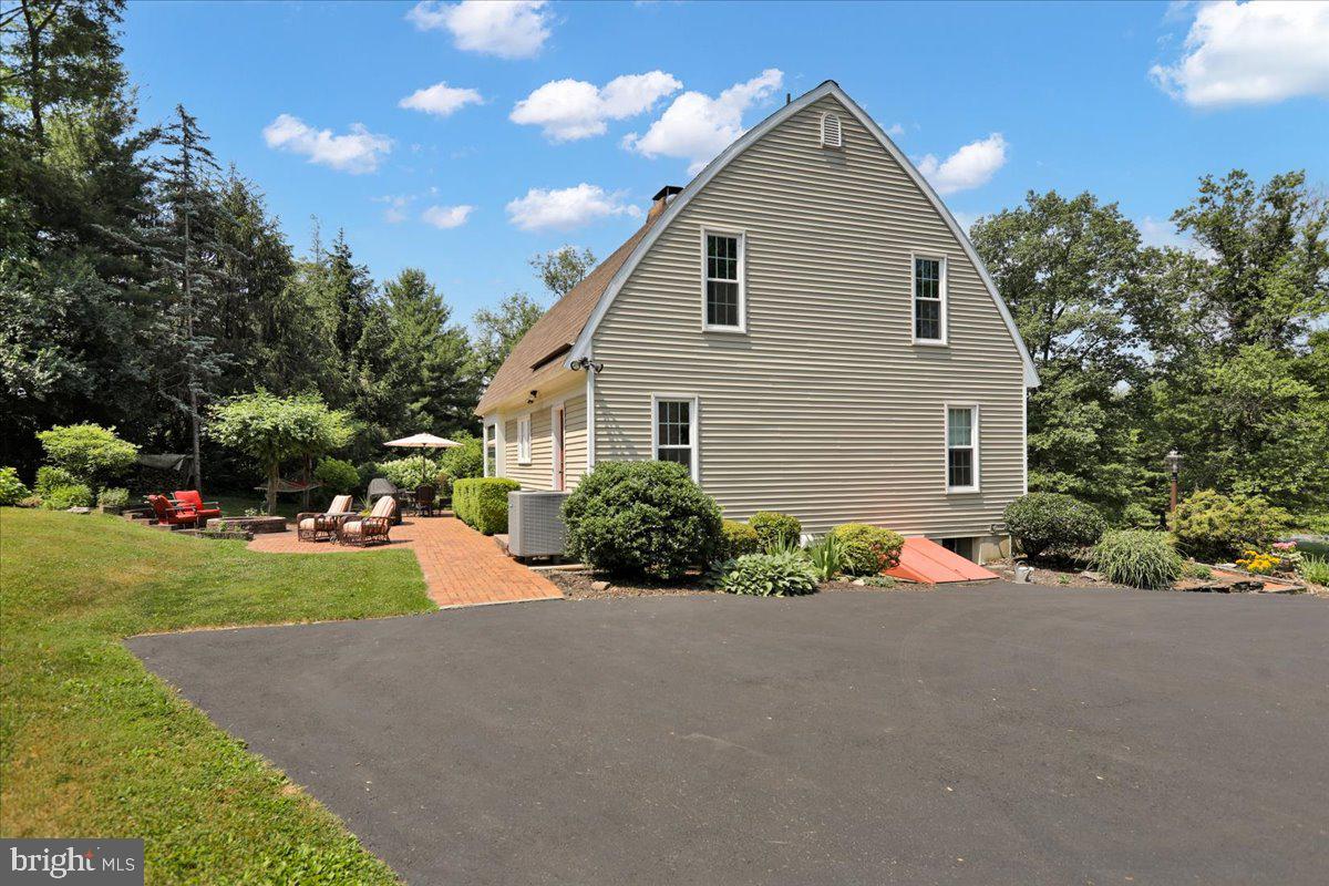 625 Scenic Dr