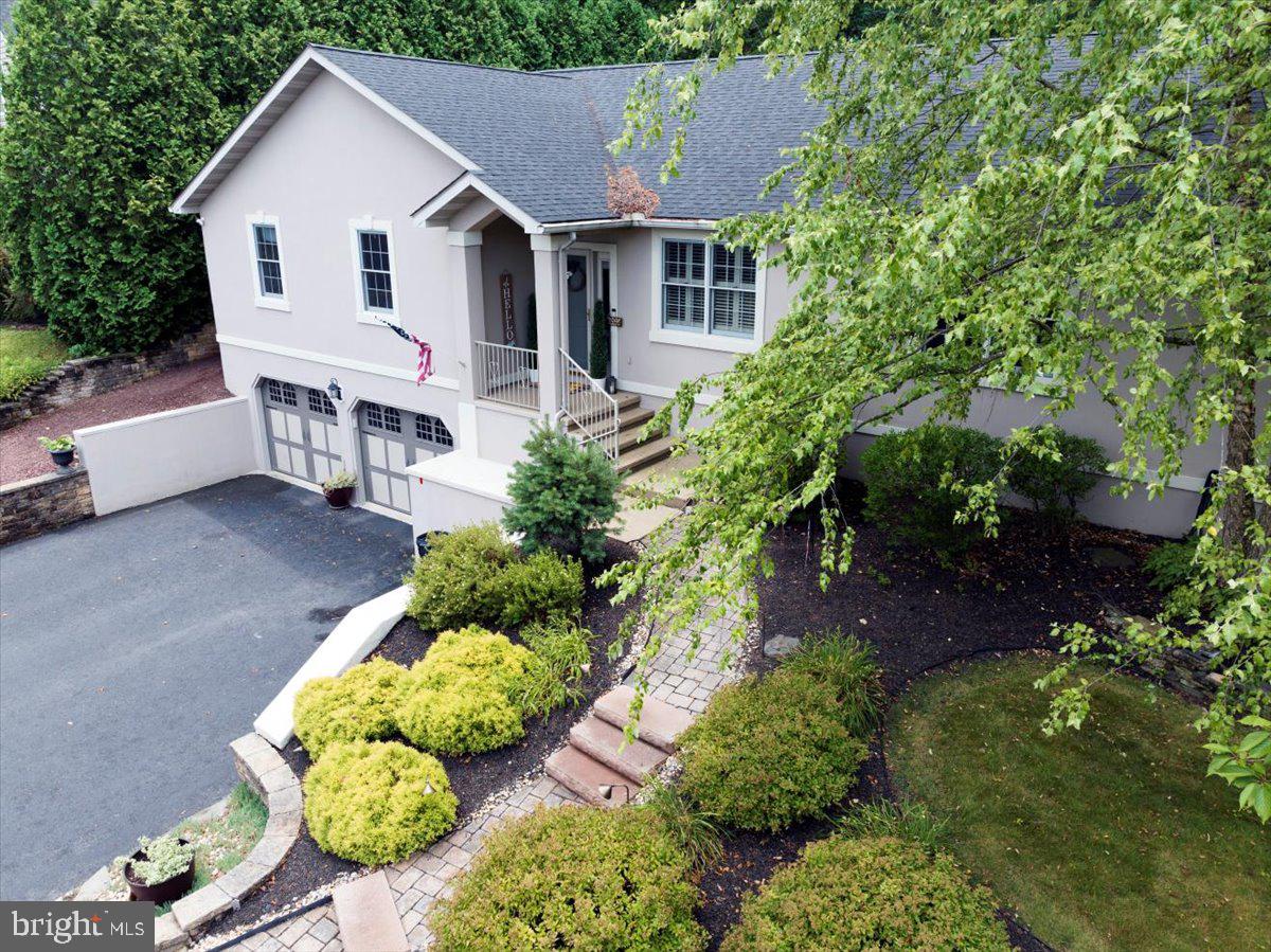 586 Wolfe Ln