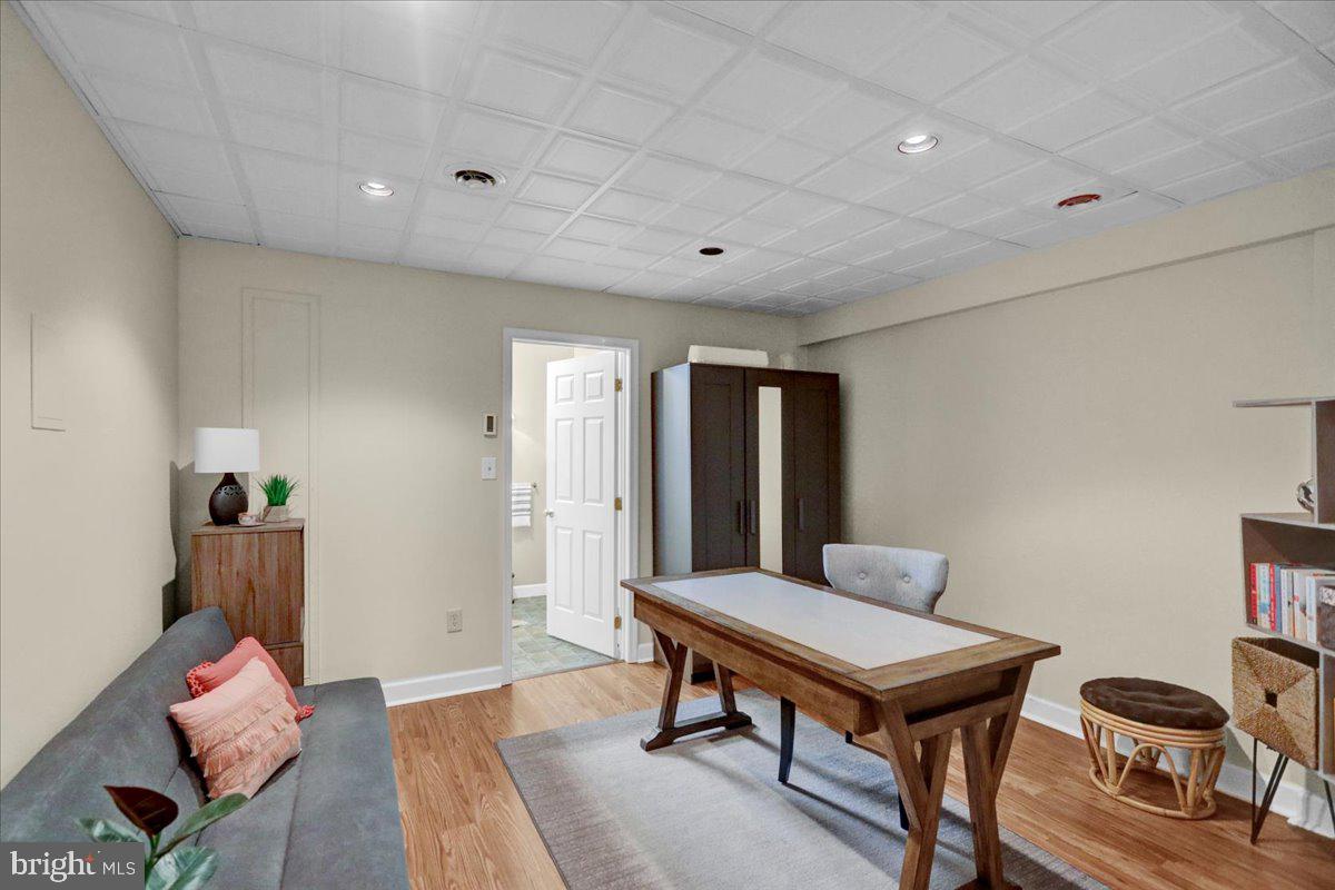 586 Wolfe Ln