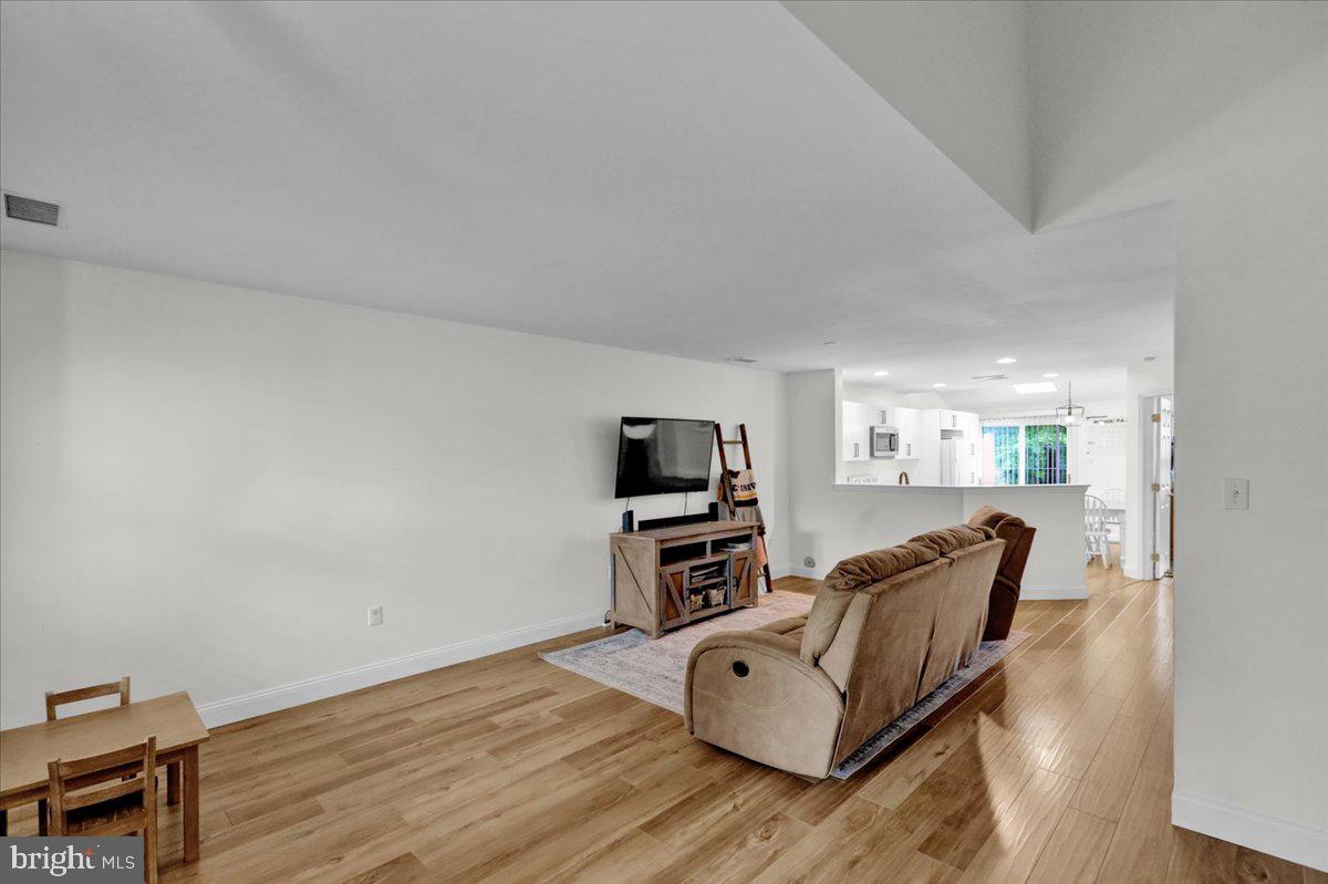 216 Oak Hill Ln