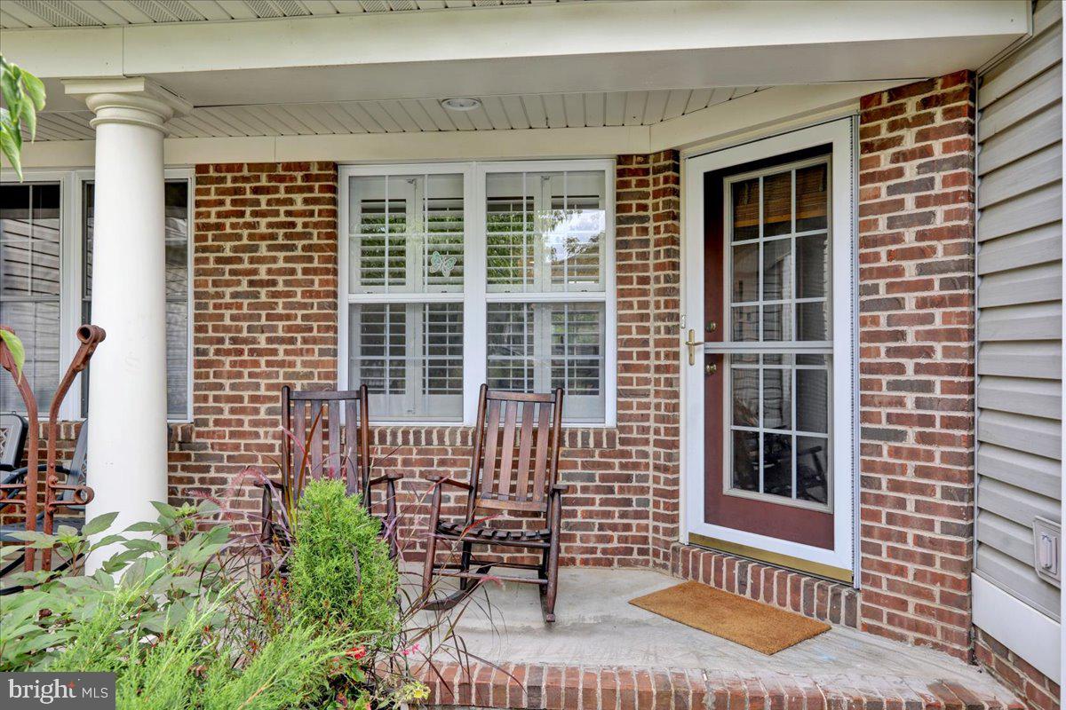 216 Oak Hill Ln