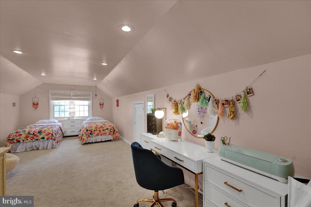 1709 Dauphin Ave