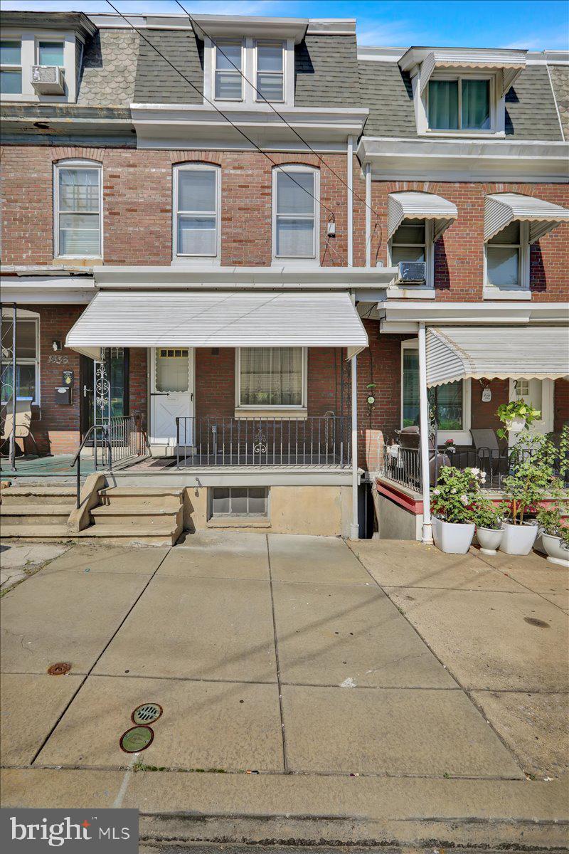 1458 N Front St