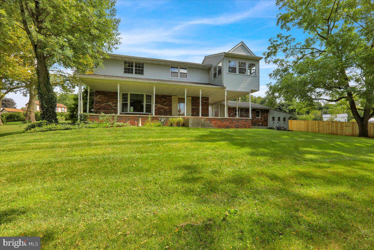1110 Rhodora Ave