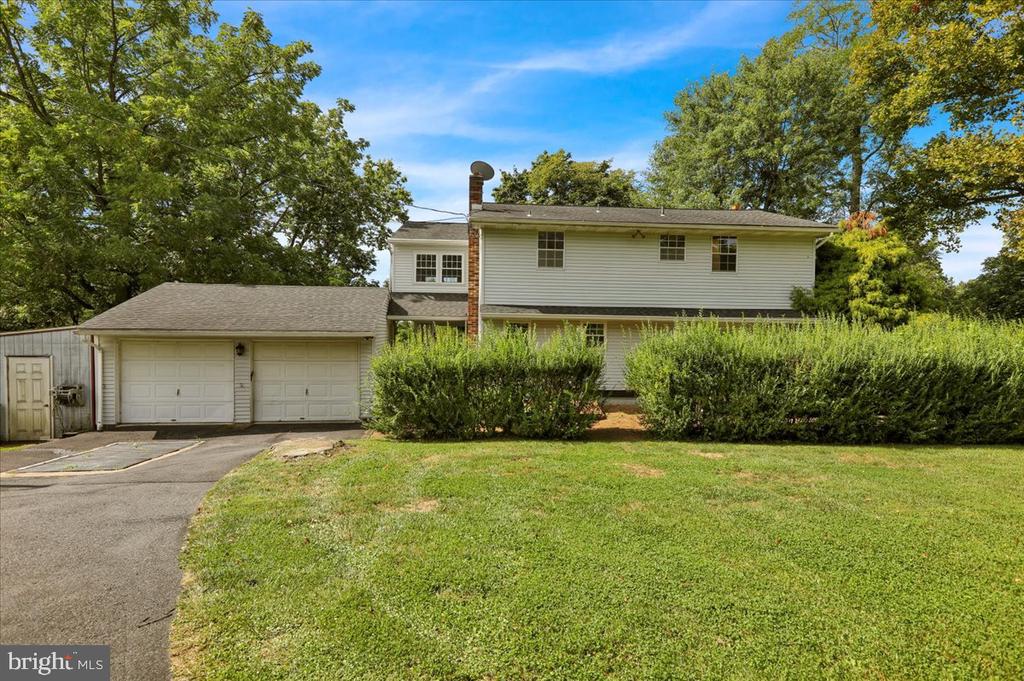 1110 Rhodora Ave
