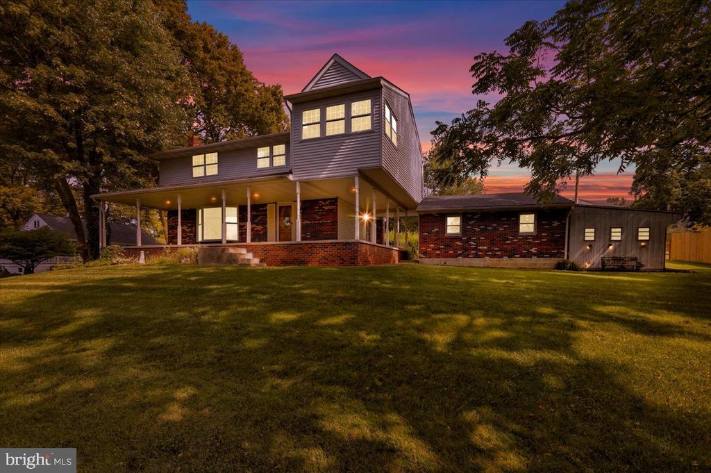 1110 Rhodora Ave