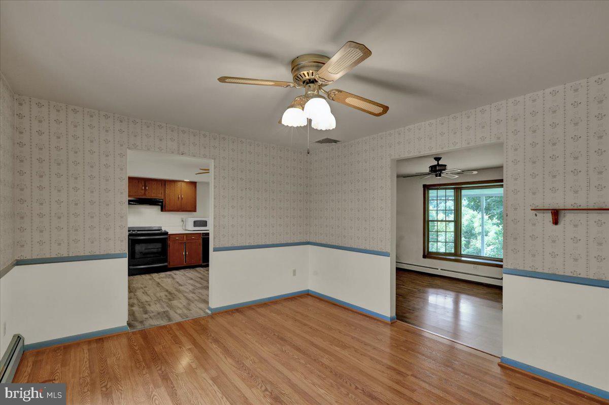 1110 Rhodora Ave