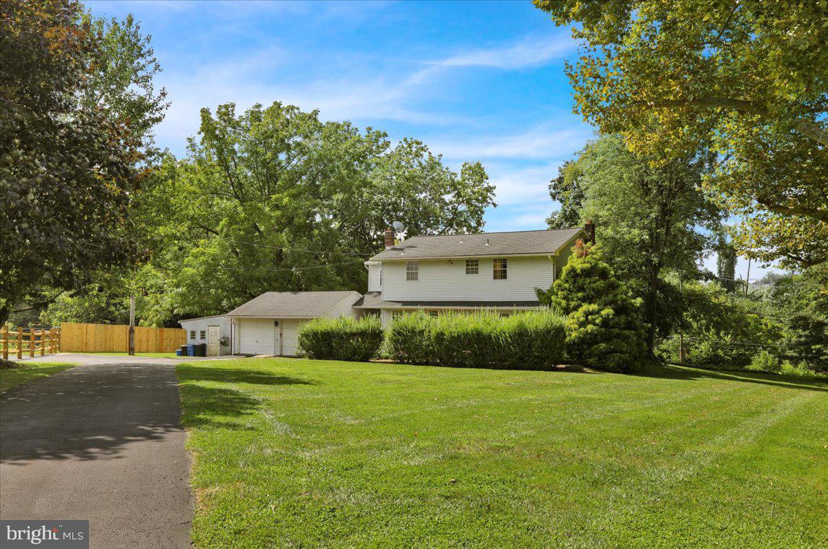1110 Rhodora Ave