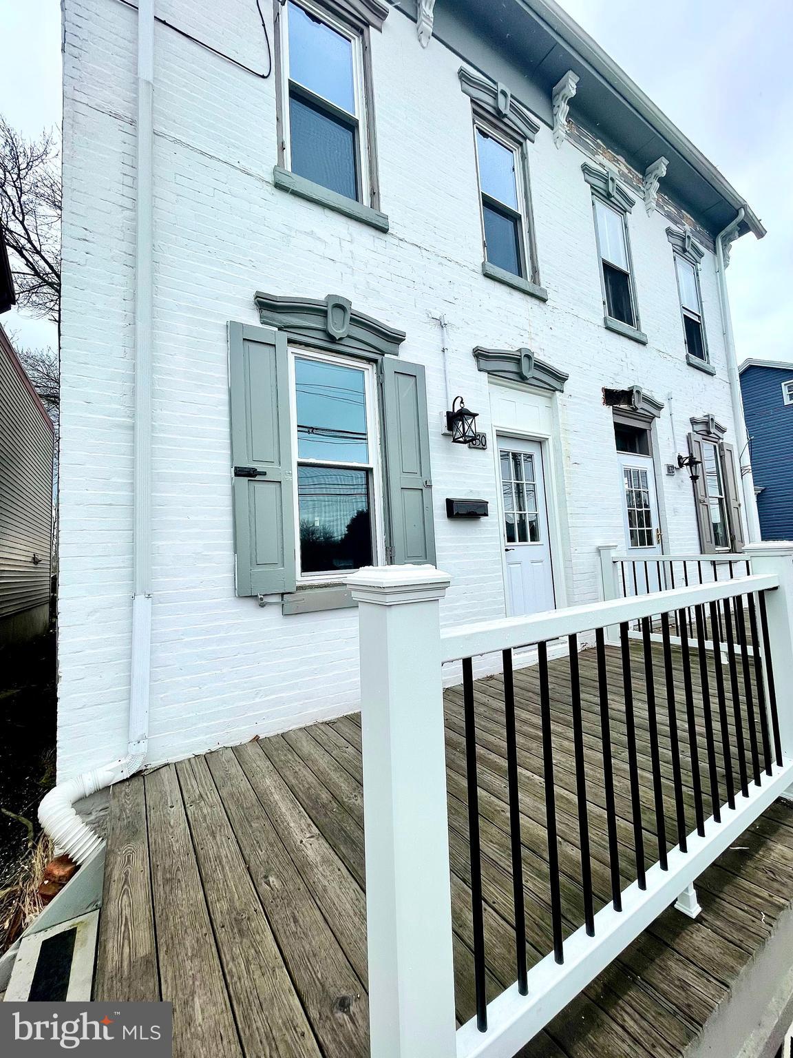 830 Columbia Ave