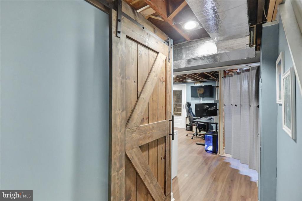 605 Lawrence Ave