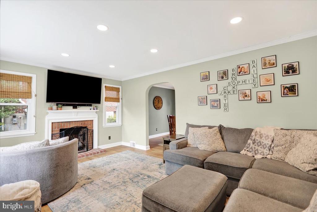 605 Lawrence Ave