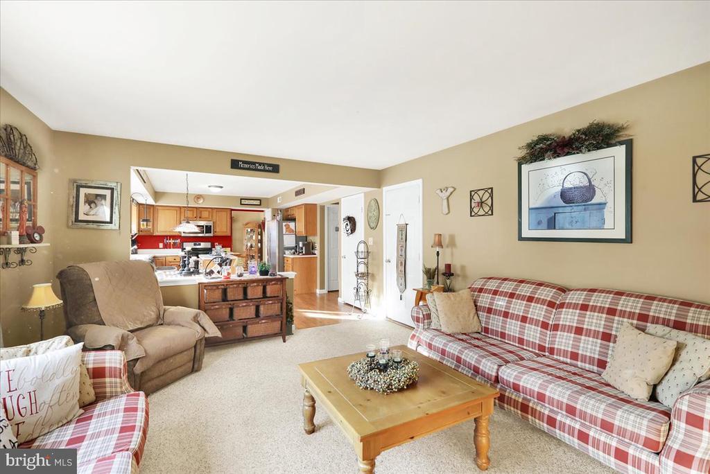 4 Baker Ln