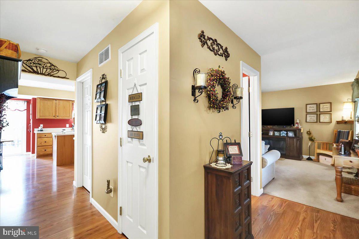 4 Baker Ln