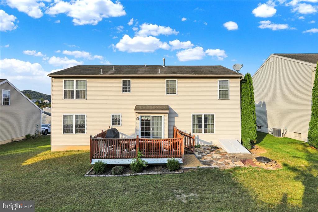 4 Baker Ln