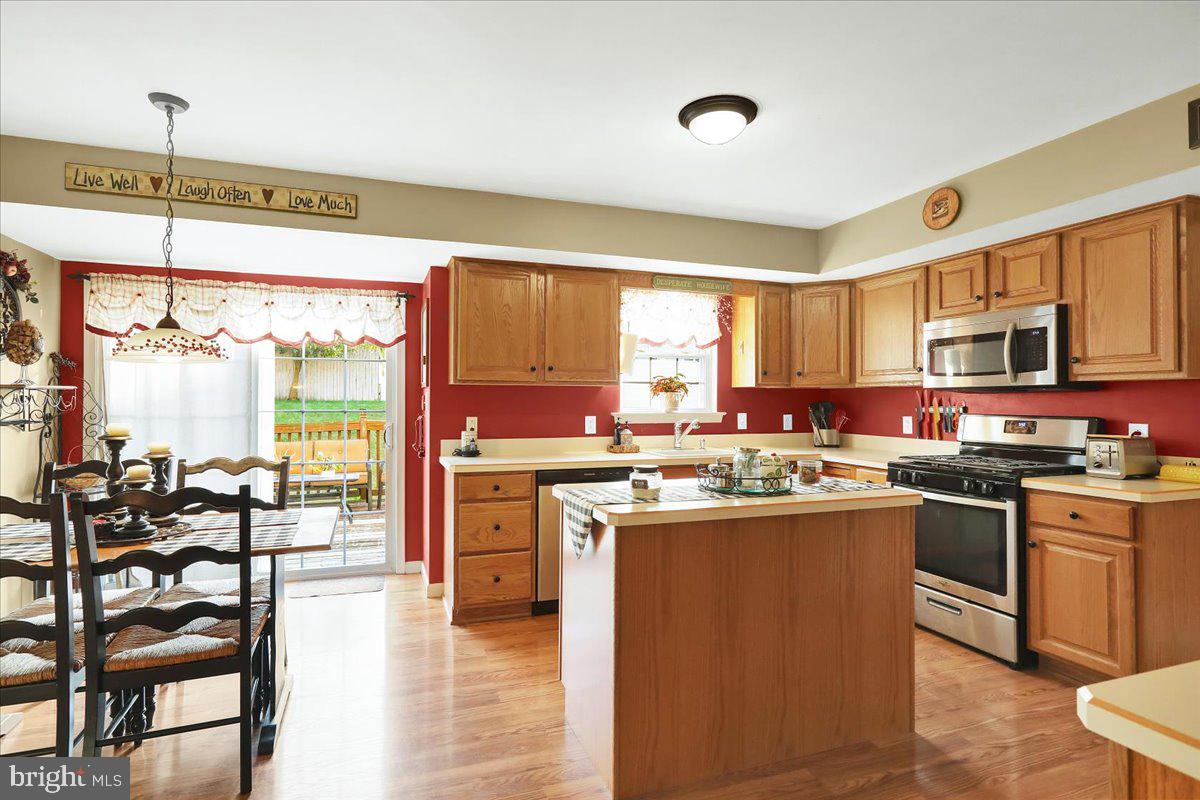 4 Baker Ln
