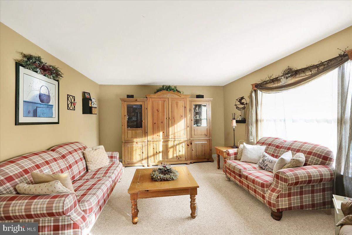 4 Baker Ln