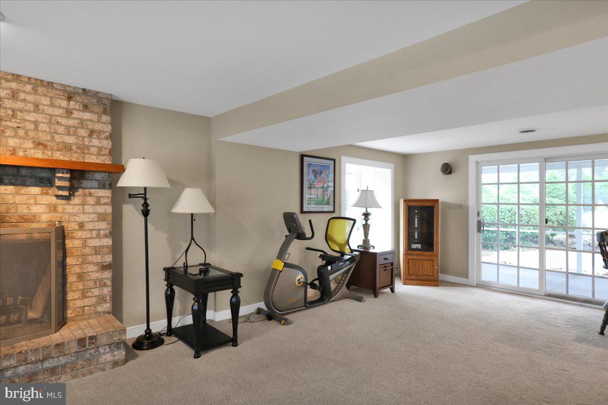 4 Lori Ct