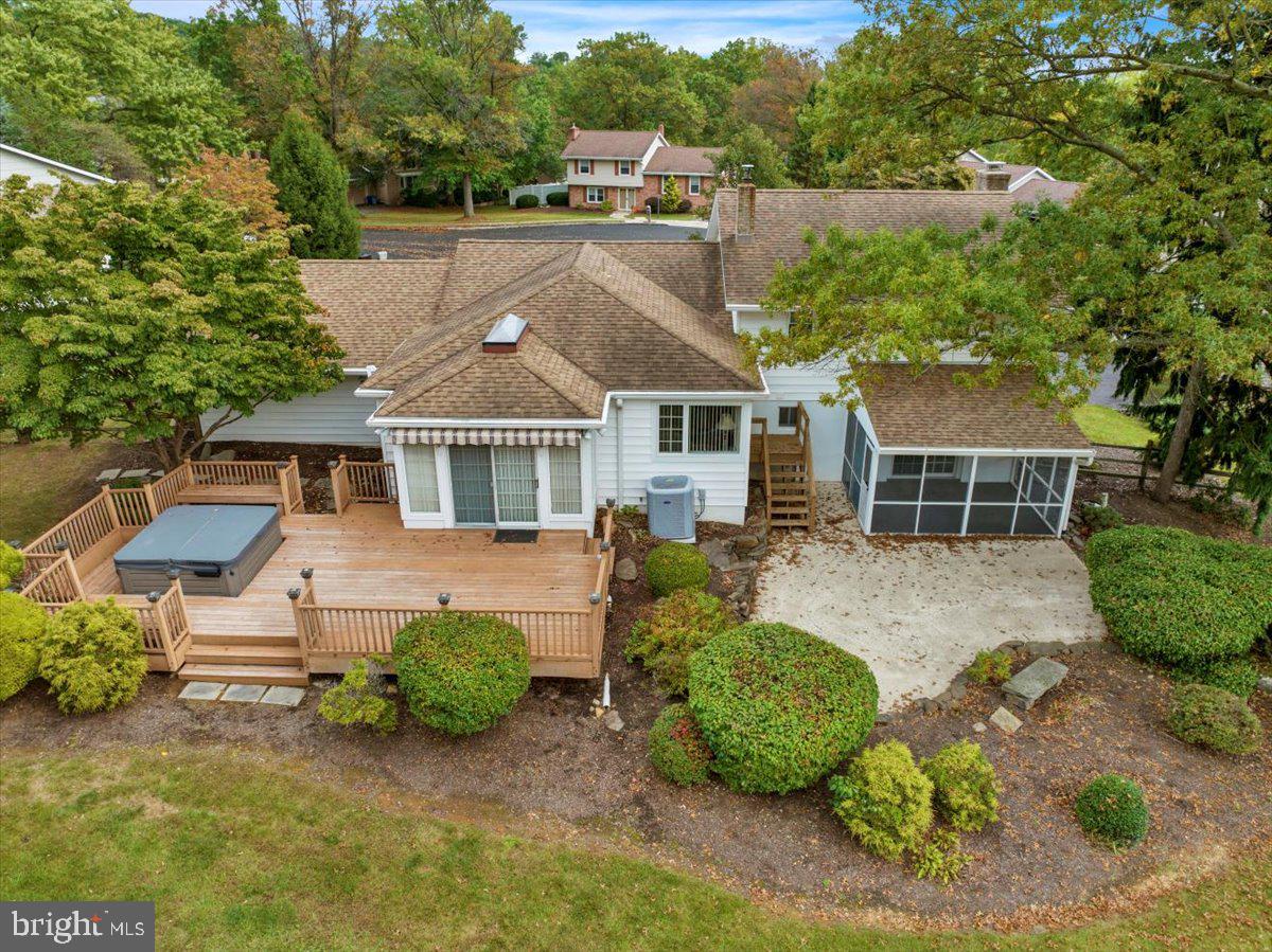 4 Lori Ct