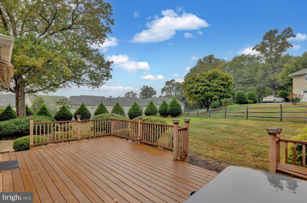 4 Lori Ct