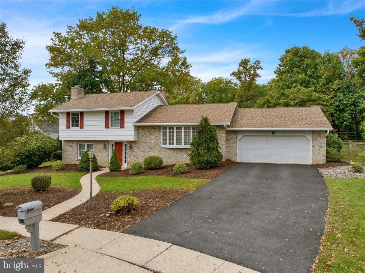 4 Lori Ct