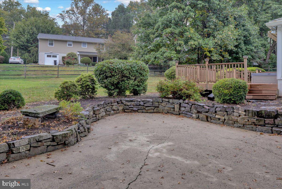 4 Lori Ct