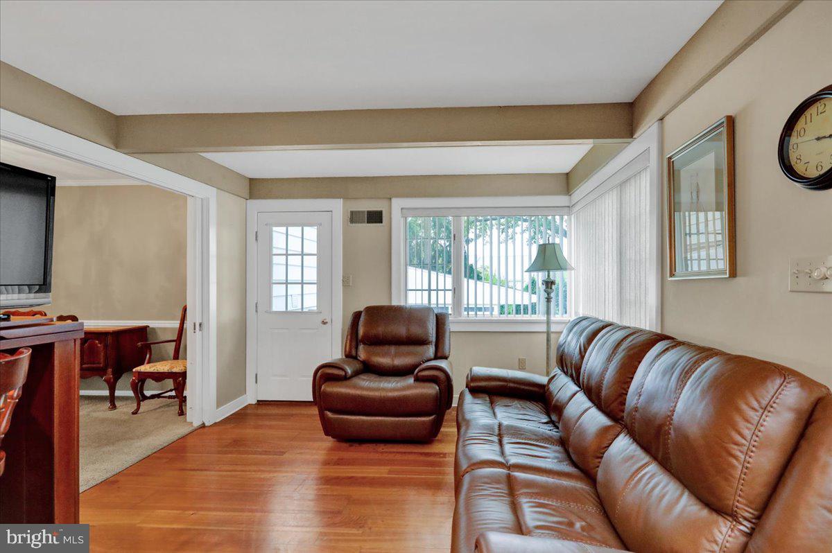 4 Lori Ct