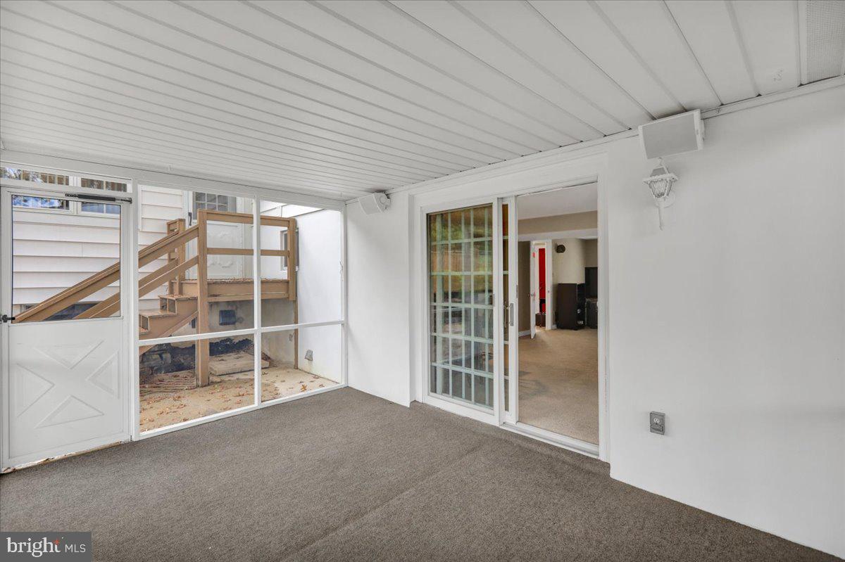 4 Lori Ct