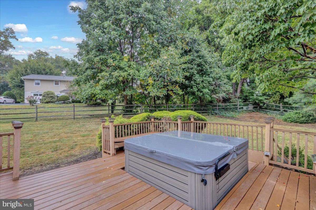 4 Lori Ct