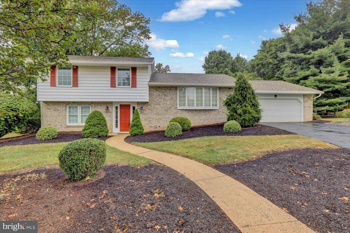 4 Lori Ct