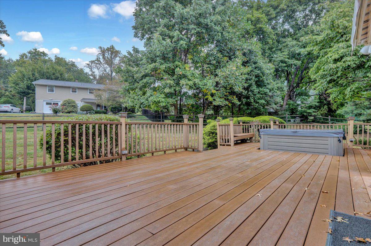 4 Lori Ct