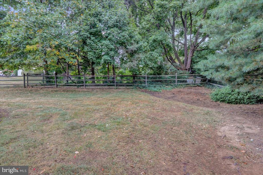 4 Lori Ct