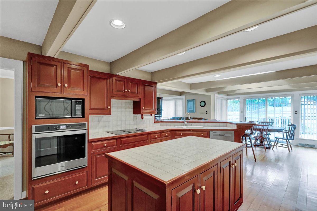 4 Lori Ct