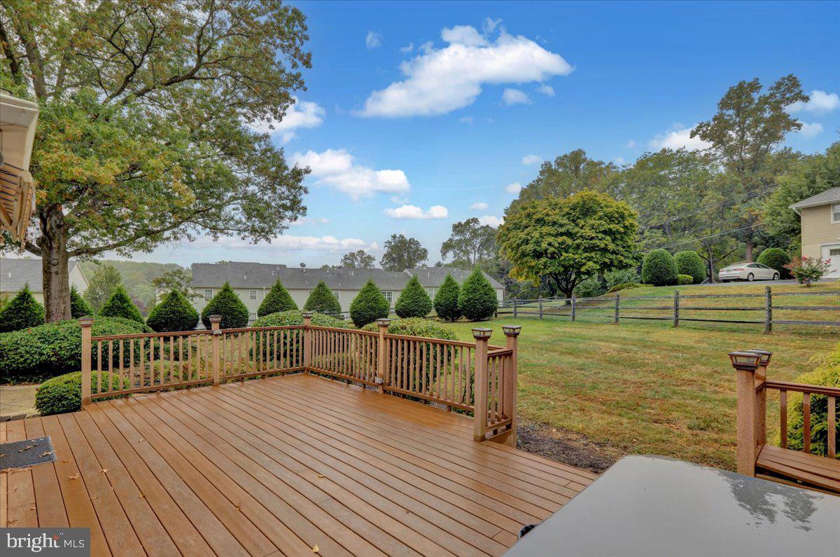 4 Lori Ct
